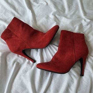 Elegant Red Suede Ankle Boots
